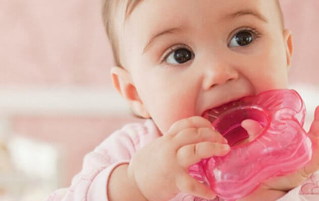 Симптомы появления зубов у младенцев