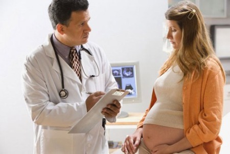 Беременная у врача: плановые осмотры – возможность предотвратить последствия внутриутробной задержки развития плода