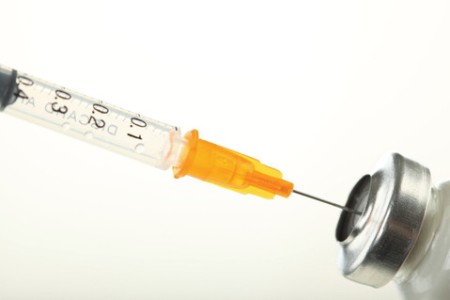 Шприц: общий наркоз при кесареве состоит из внутривенных препаратов и наркозного газа.