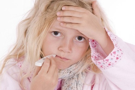 Девочка: симптомы ларингита у детей