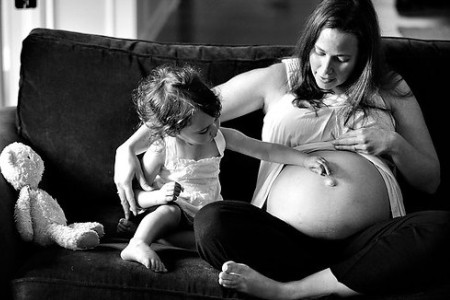 Беременная со старшим ребенком: предлежание плаценты более характерно для повторных беременностей.