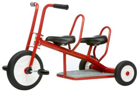 Велосипед для двоих детей