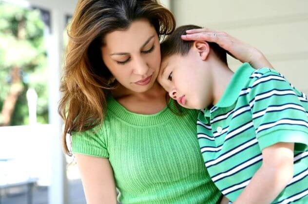 Мама и сын: симптомы абсансной эпилепсии у детей