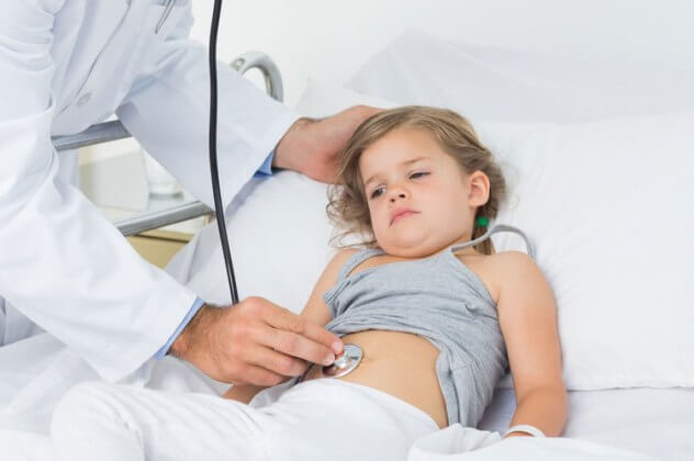 Ребенок в больнице: причины повышения лейкоцитов в моче