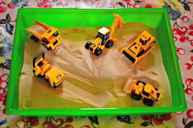 Домашняя песочница: игры для малышей