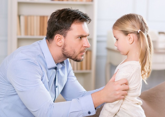 Как тебе не стыдно так себя вести - фраза родителей, которая вызывает у ребенка чувство вины