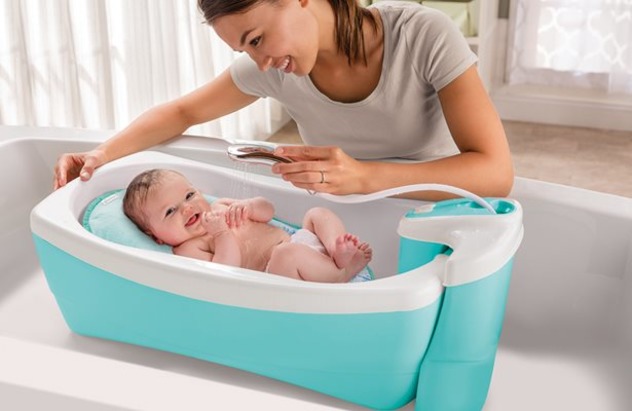 Ванночку для купания нужно выбрать еще до рождения ребенка