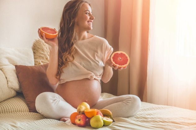 При беременности полезны не все фрукты, некоторые могут вызвать аллергию