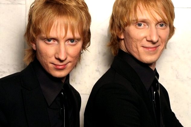 знаменитости-близняшки братья Гримм