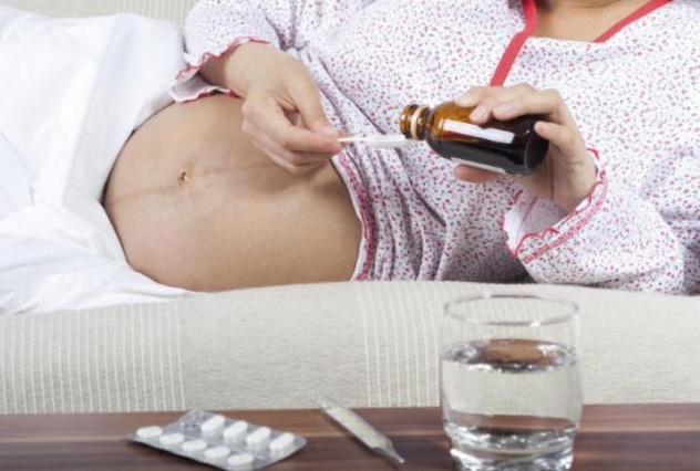 беременная принимает лекарства