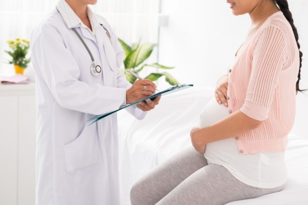 беременная на приеме у гинеколога