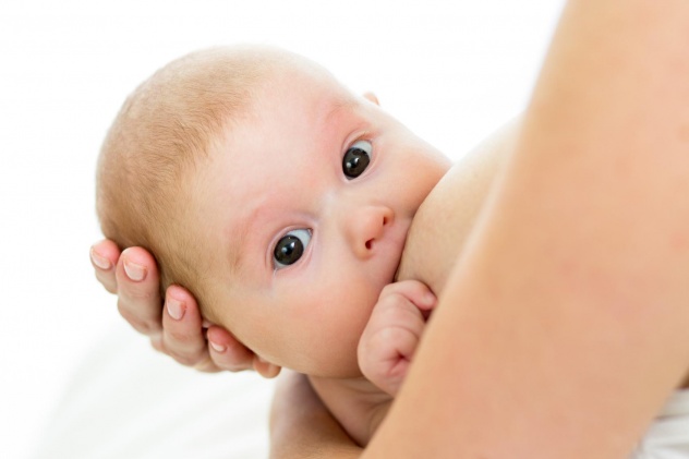 Грудное вскармливание способствует более быстрому сокращению матки после родов