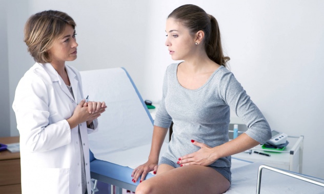 Повышенная температура после родов может говорить о возникших осложнениях, поэтому врачу нужно показаться обязательно