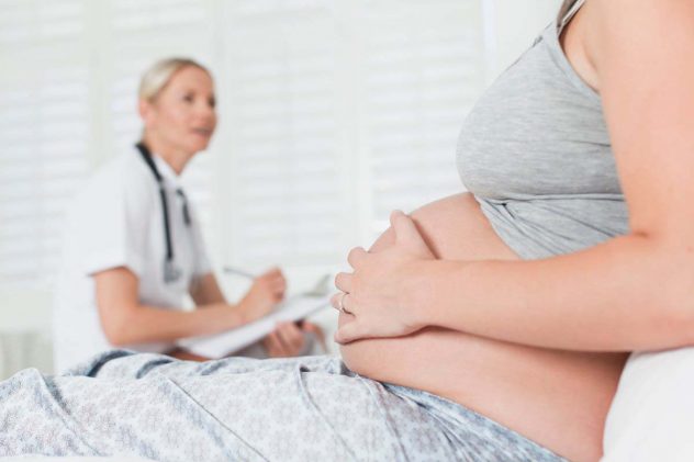 Характер слизистых выделений во время беременности может рассказать о состоянии здоровья женщины