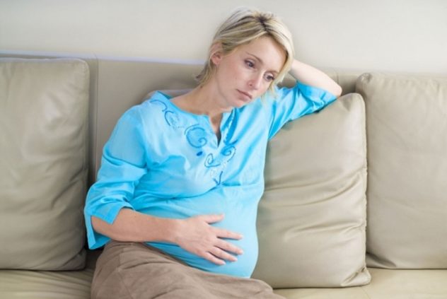 Беременная: патологии околоплодных вод