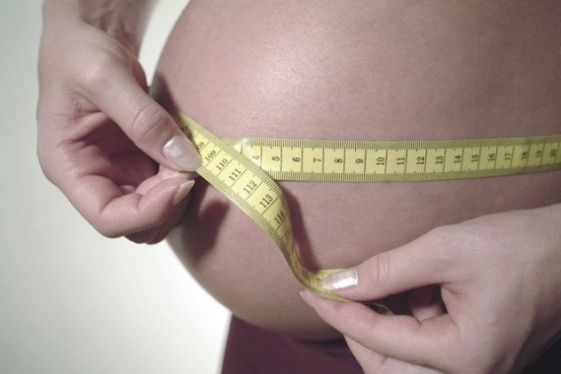 измерение живота у беременной