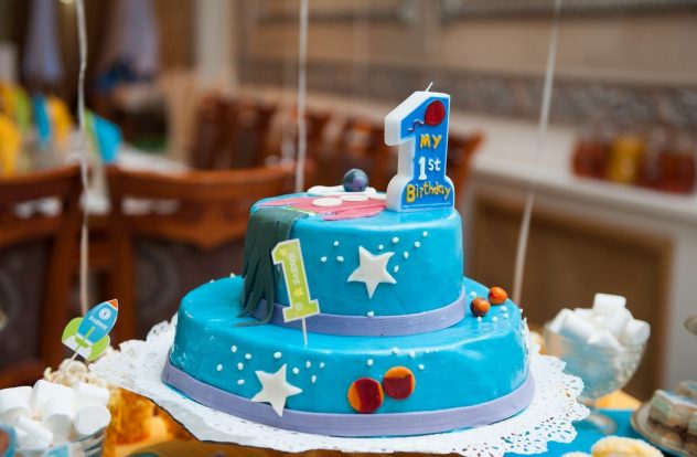 торт для гостей на первый день рождения ребенка