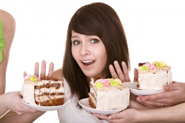 во время диеты для ленивых следует отказаться от сладостей