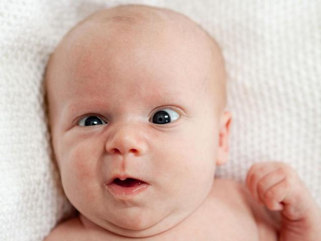 болезни органов зрения могут повлиять на то, когда новорожденный начнет видеть