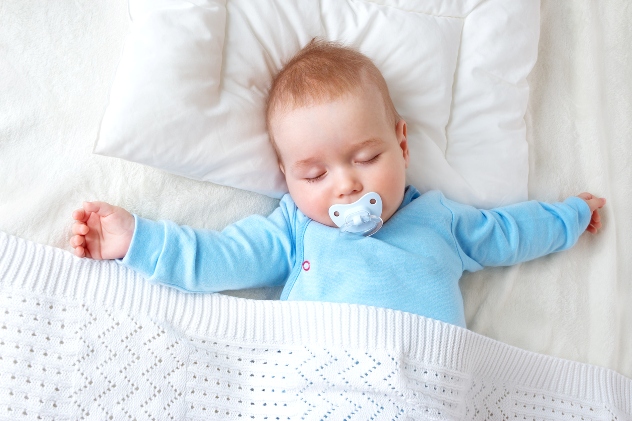 Как уложить ребенка спать без проблем - нужно приготовить ему мягкую комфортную постель