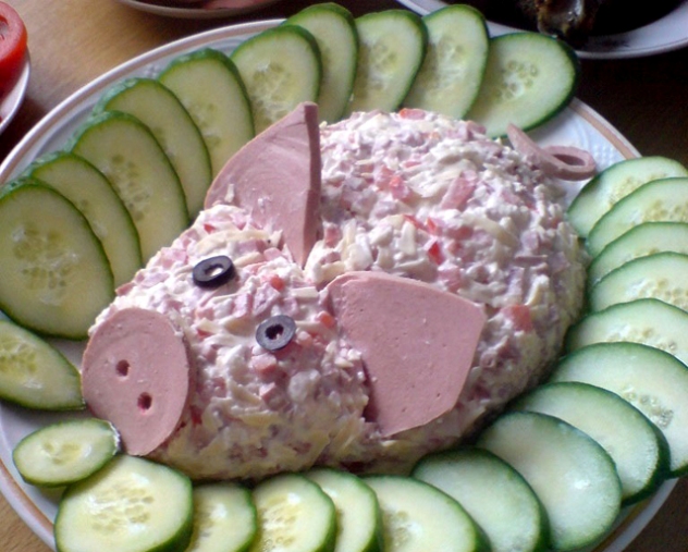 салат свинья с морепродуктами