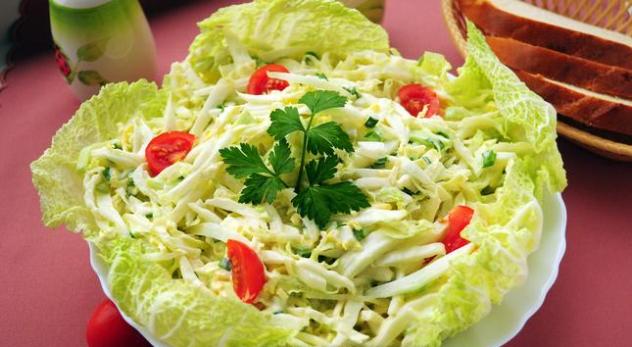 Азиатский новогодний салат без мяса из китайской капусты