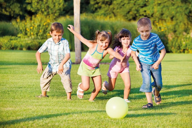 Игра на свежем воздухе поможет повысить иммунитет ребенку
