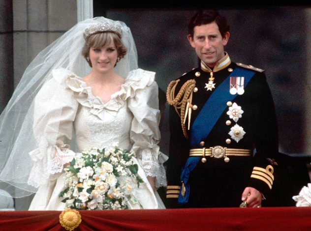 свадьба Принца Чарльза и Дианы Спенсер - самая дорогая и роскошная в истории