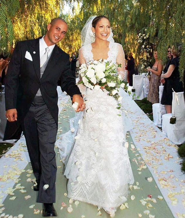самое дорогое в истории свадебное платье Дженифер Лопес