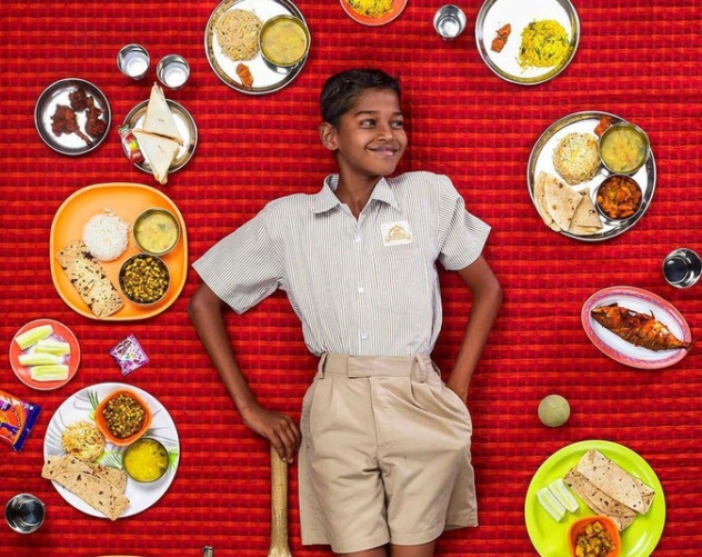 Чем родители кормят детей в индии