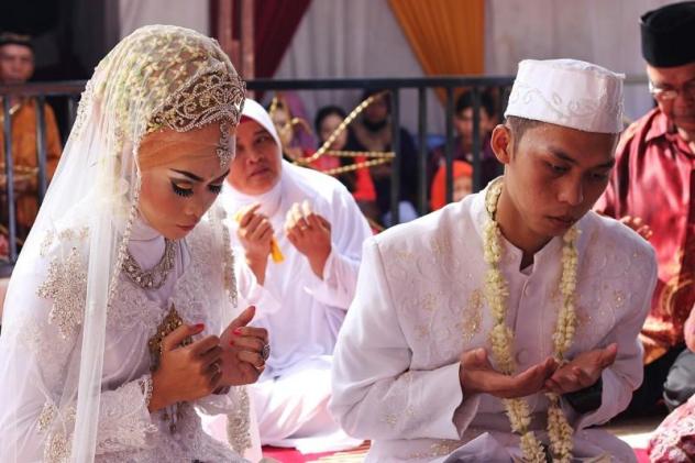 самые странные свадебные традиции индонезии