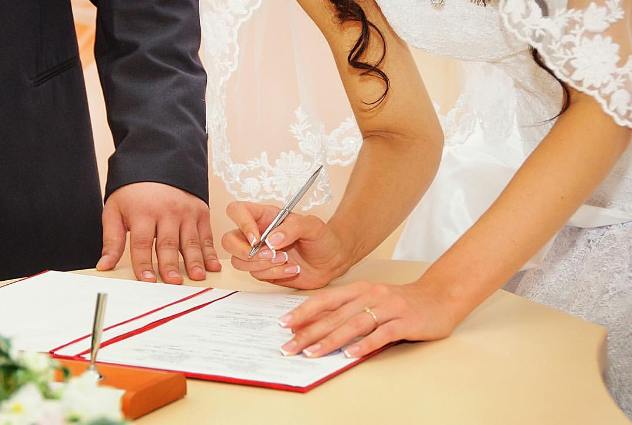 ЗАГС или выездная регистрация? - трудность с которой сталкивается каждая невеста при организации свадьбы