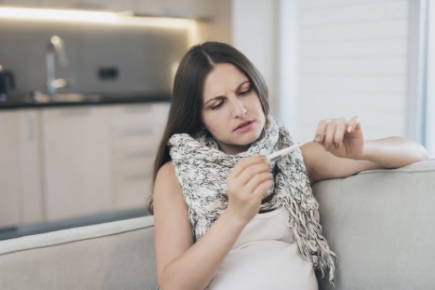 Средства от простуды для беременных: что принимать на ранних сроках?