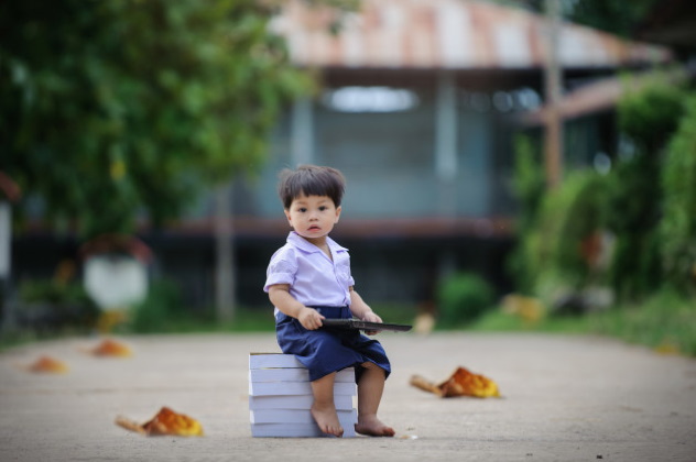 Странные методы воспитания детей в Таиланде