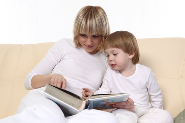 Мама читает ребенку: приемы трудового воспитания